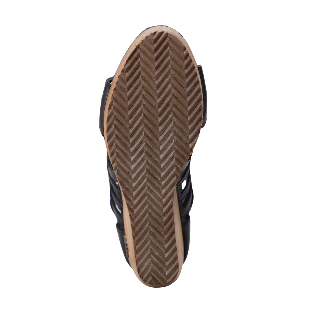 Becca Wedge - Jet Black