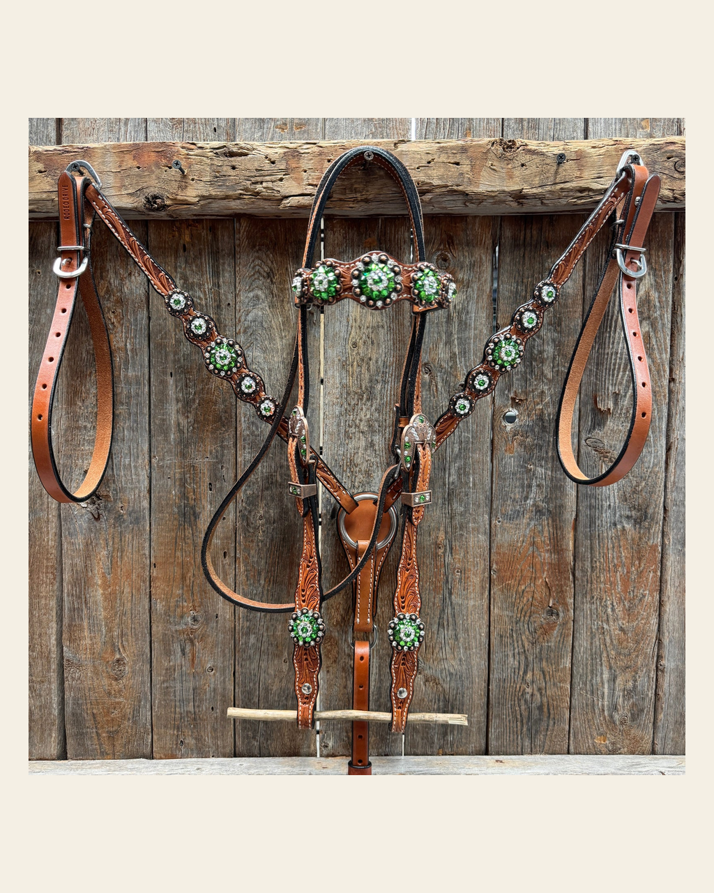 Light Oil Floral Fern, Clear Browband/One Ear Breastcollar Tack Set #BBBC677 on a warm cream background