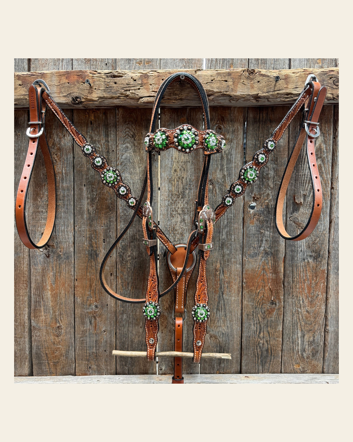 Light Oil Floral Fern, Clear Browband/One Ear Breastcollar Tack Set #BBBC677 on a warm cream background