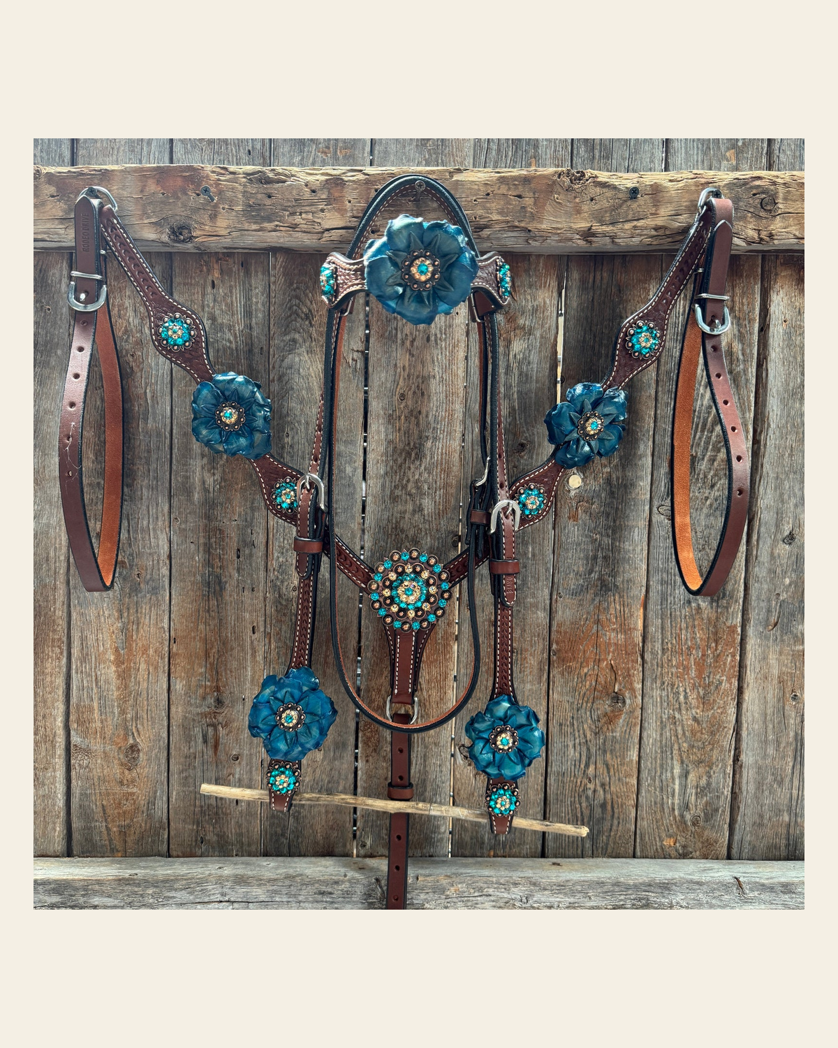 Medium Oil Basketweave Teal, Champagne Browband/One Ear Tack Set #BBBC671 on a warm cream background