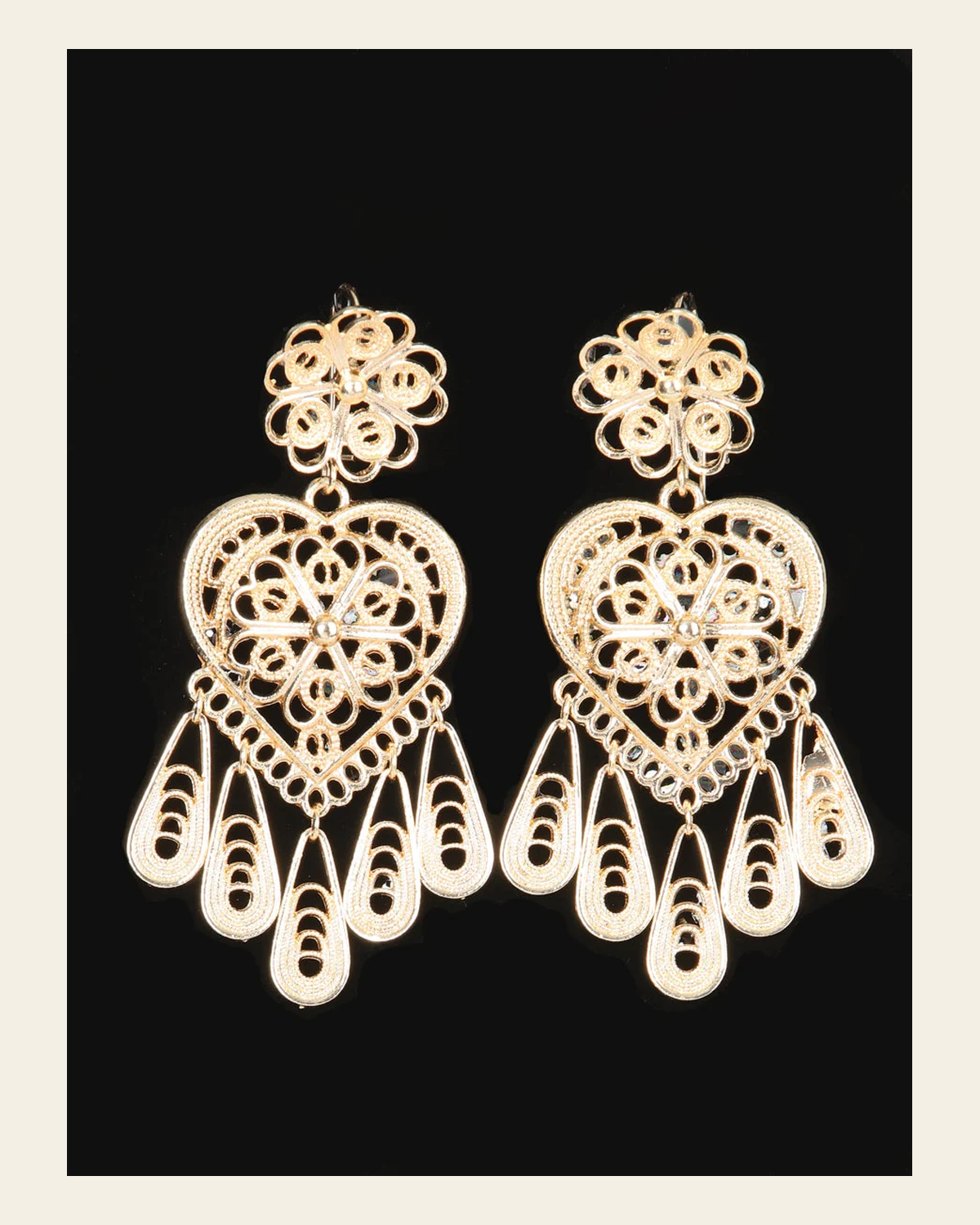 Mexican Artisanal Aretes Filigrana Gold 604025 on a warm cream background