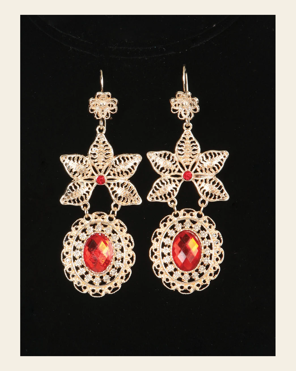 Mexican Artisanal Aretes Filigrana Gold 604030 on a warm cream background