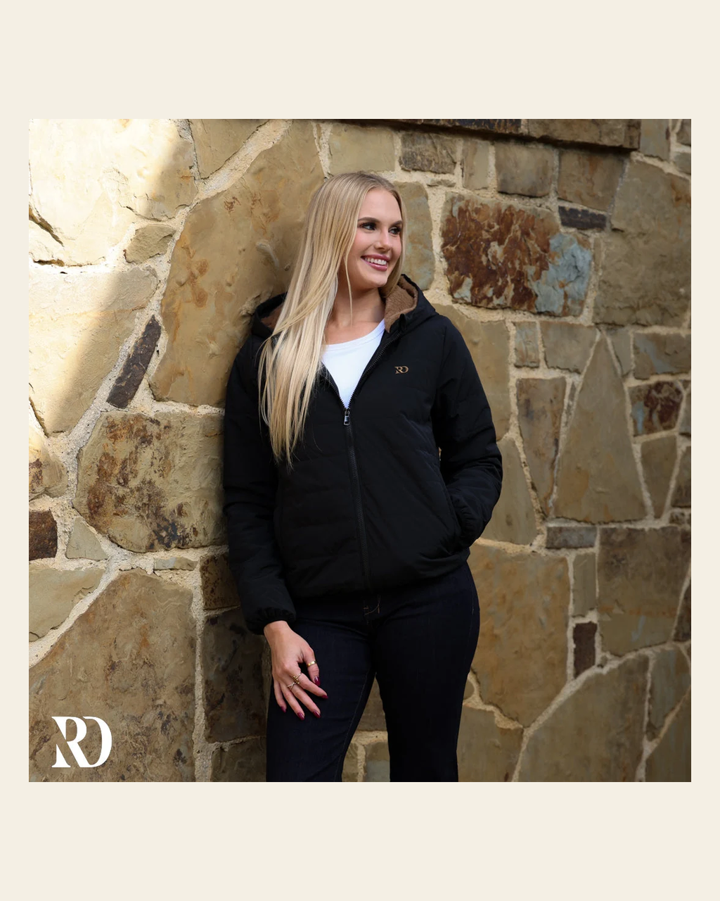 Rd Cloudline Fleece Jacket - Black on a warm cream background