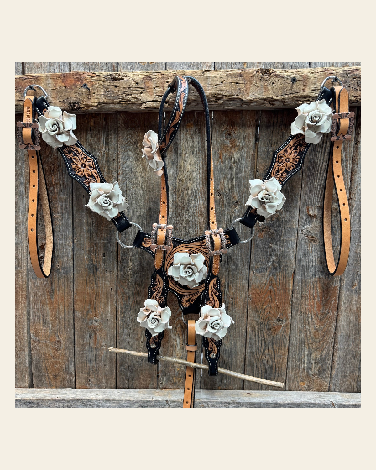 Two Tone Floral Triangle White Rose One Ear / Gladiator Breastcollar Tack Set #OEBC534 on a warm cream background