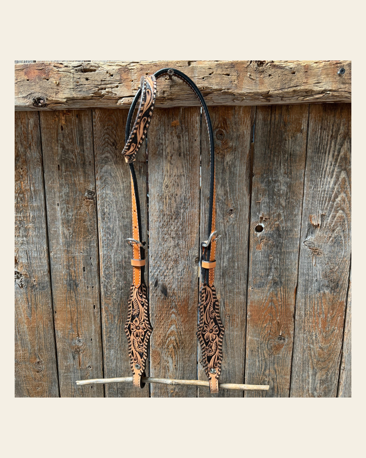 Light Oil Floral Whipstitch One Ear Headstall / Bridle #24387 on a warm cream background